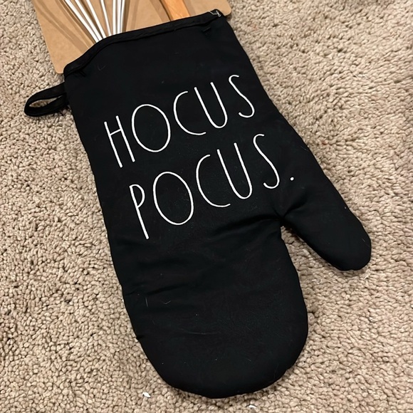 ⭐️BOGO FREE⭐️ RAE DUNN New Hocus Pocus Halloween gift set - Picture 4 of 4